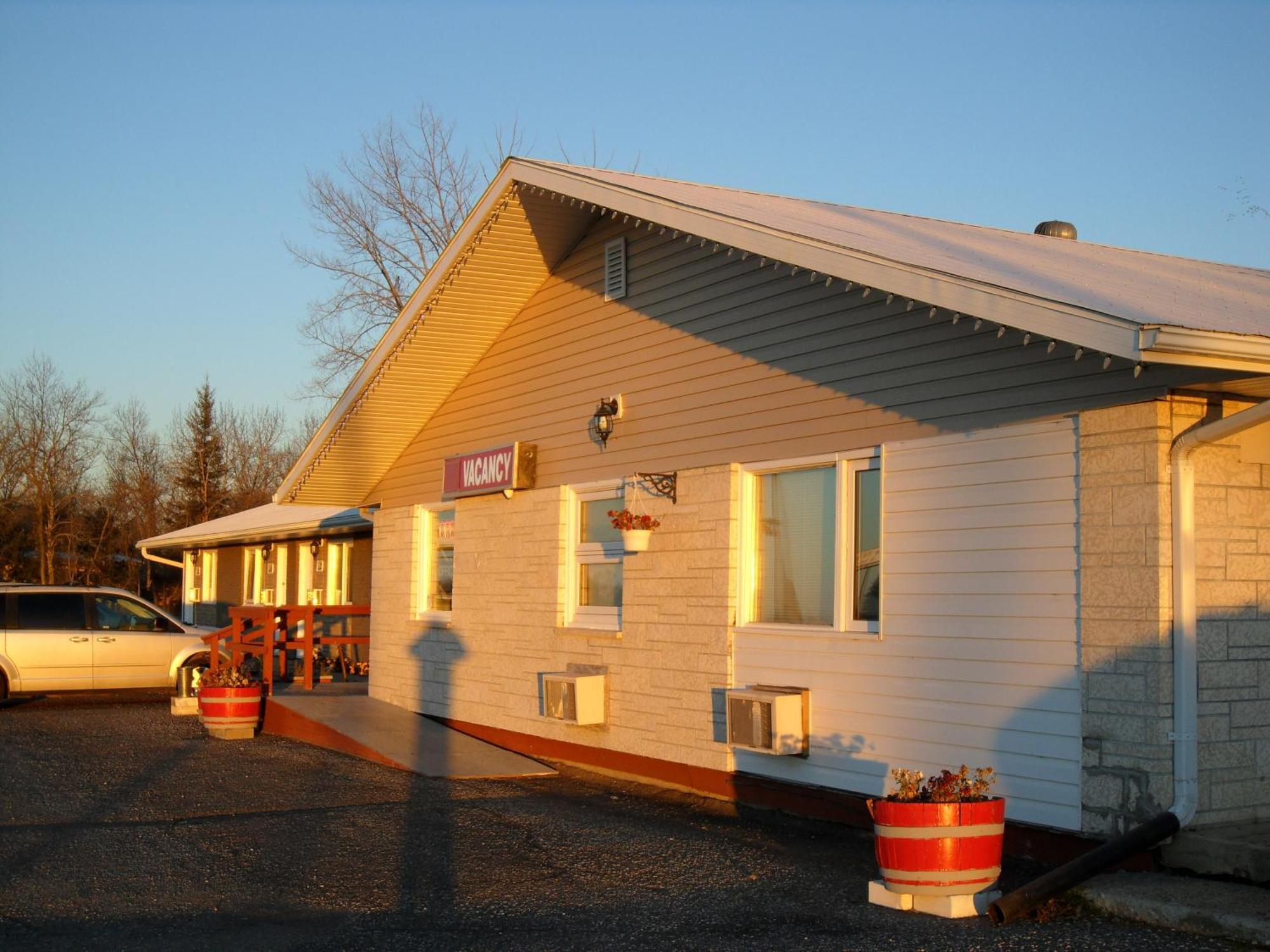 Westway Inn Motel Neepawa Kültér fotó