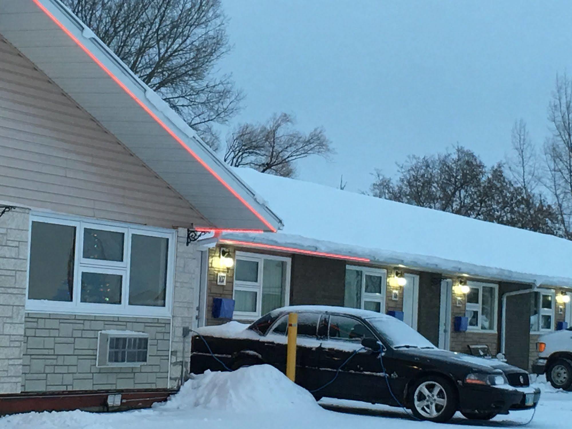 Westway Inn Motel Neepawa Kültér fotó