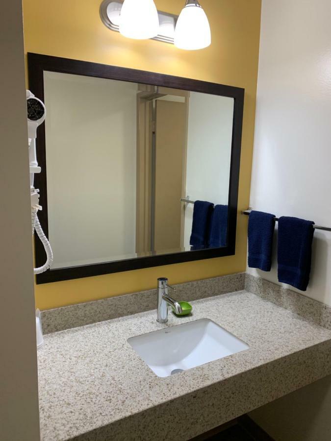 Westway Inn Motel Neepawa Kültér fotó