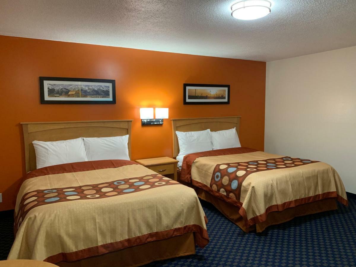 Westway Inn Motel Neepawa Kültér fotó