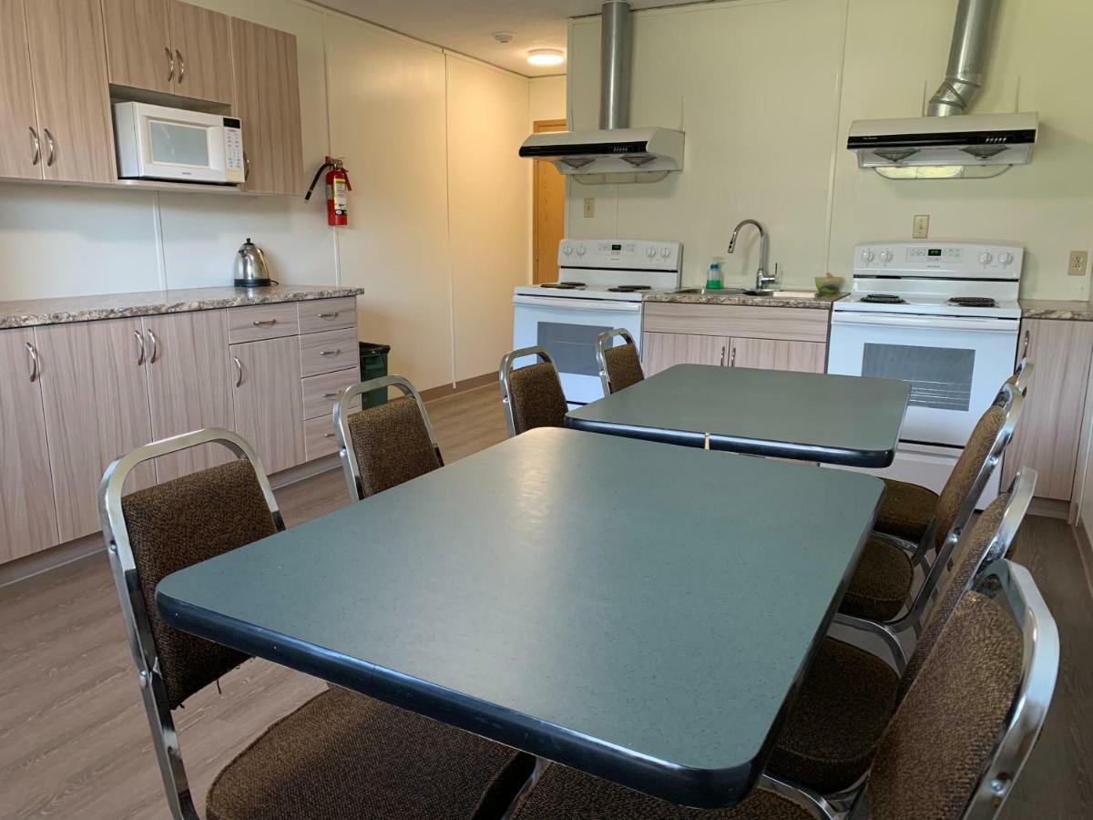 Westway Inn Motel Neepawa Kültér fotó