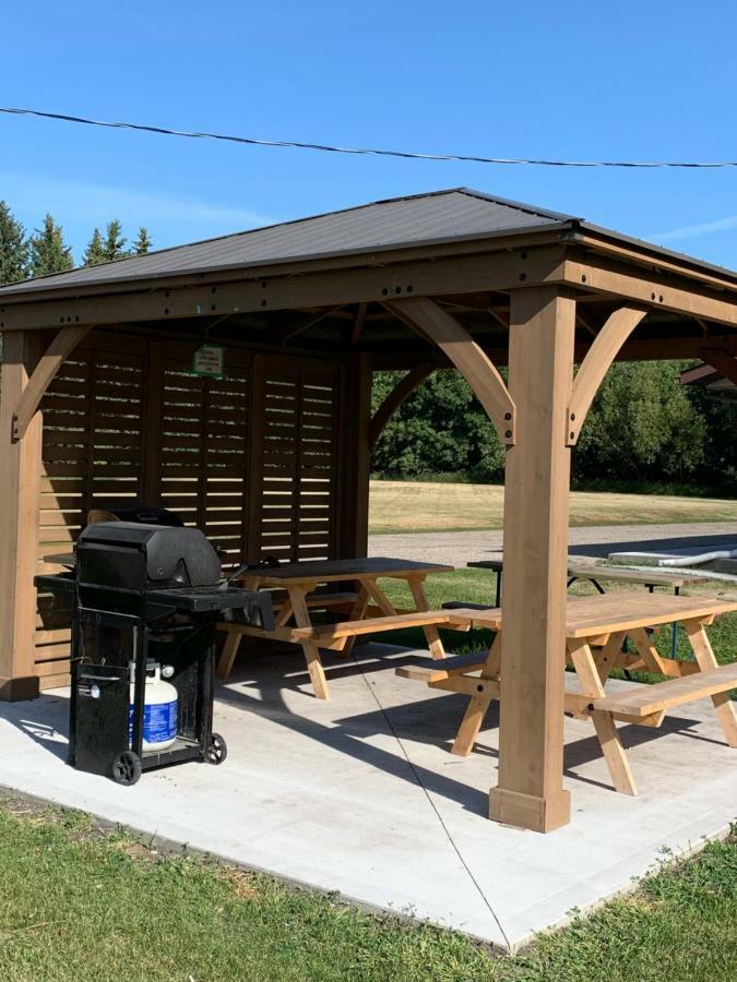 Westway Inn Motel Neepawa Kültér fotó